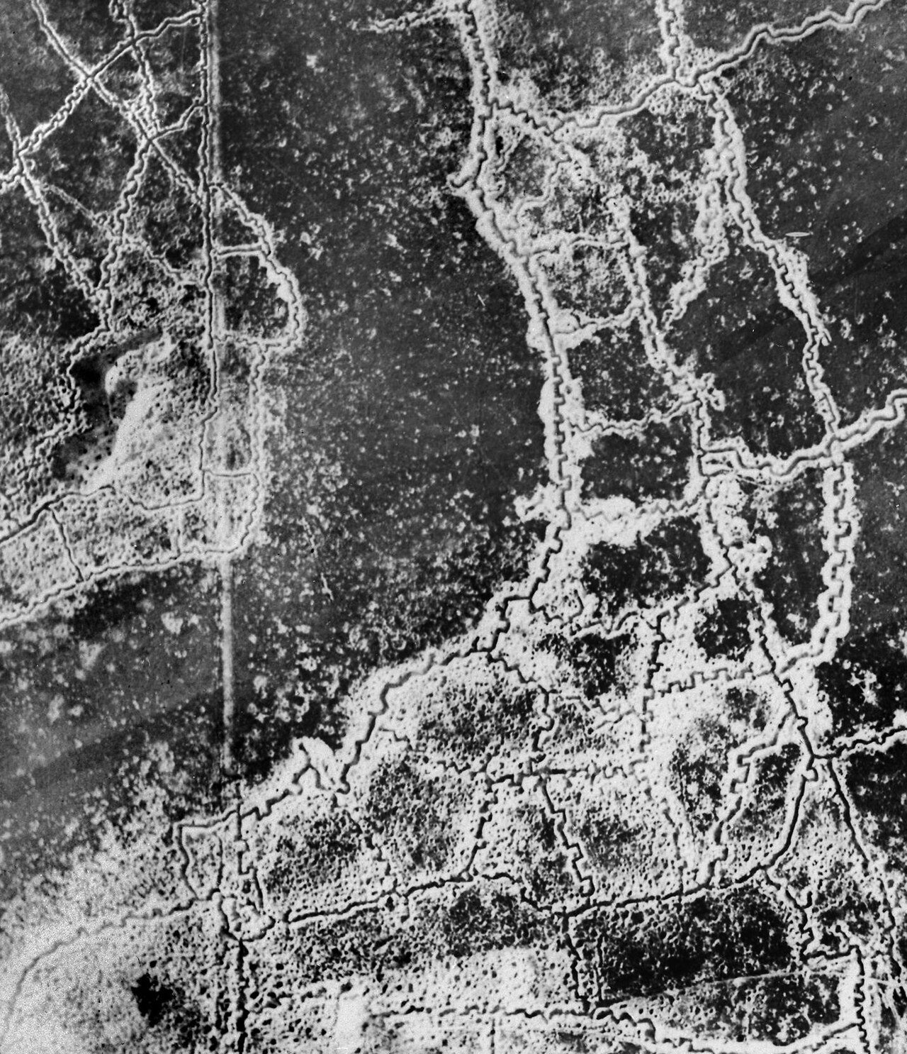 Aerial view Loos-Hulluch trench system July 1917