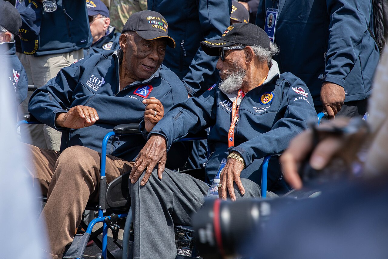 Arrival of WWII veterans in Normandy (8447725)