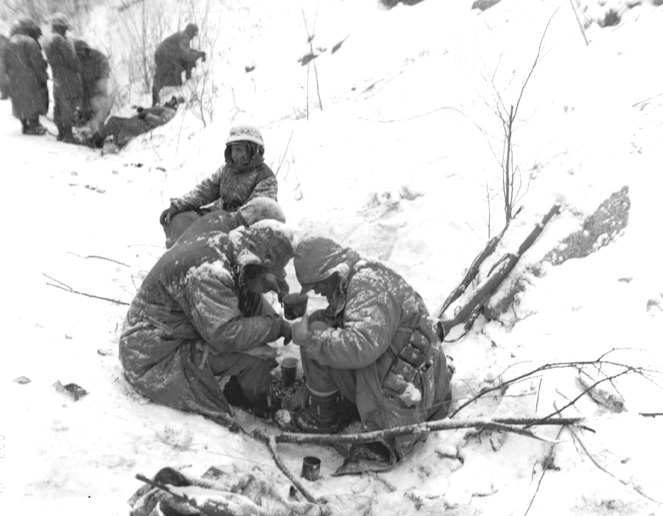 1st Marine Division at Chosin Reservoir in Korea, December 1950.jpg