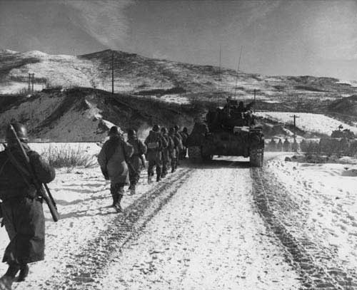 1st Marines advance during the Korean War.jpg