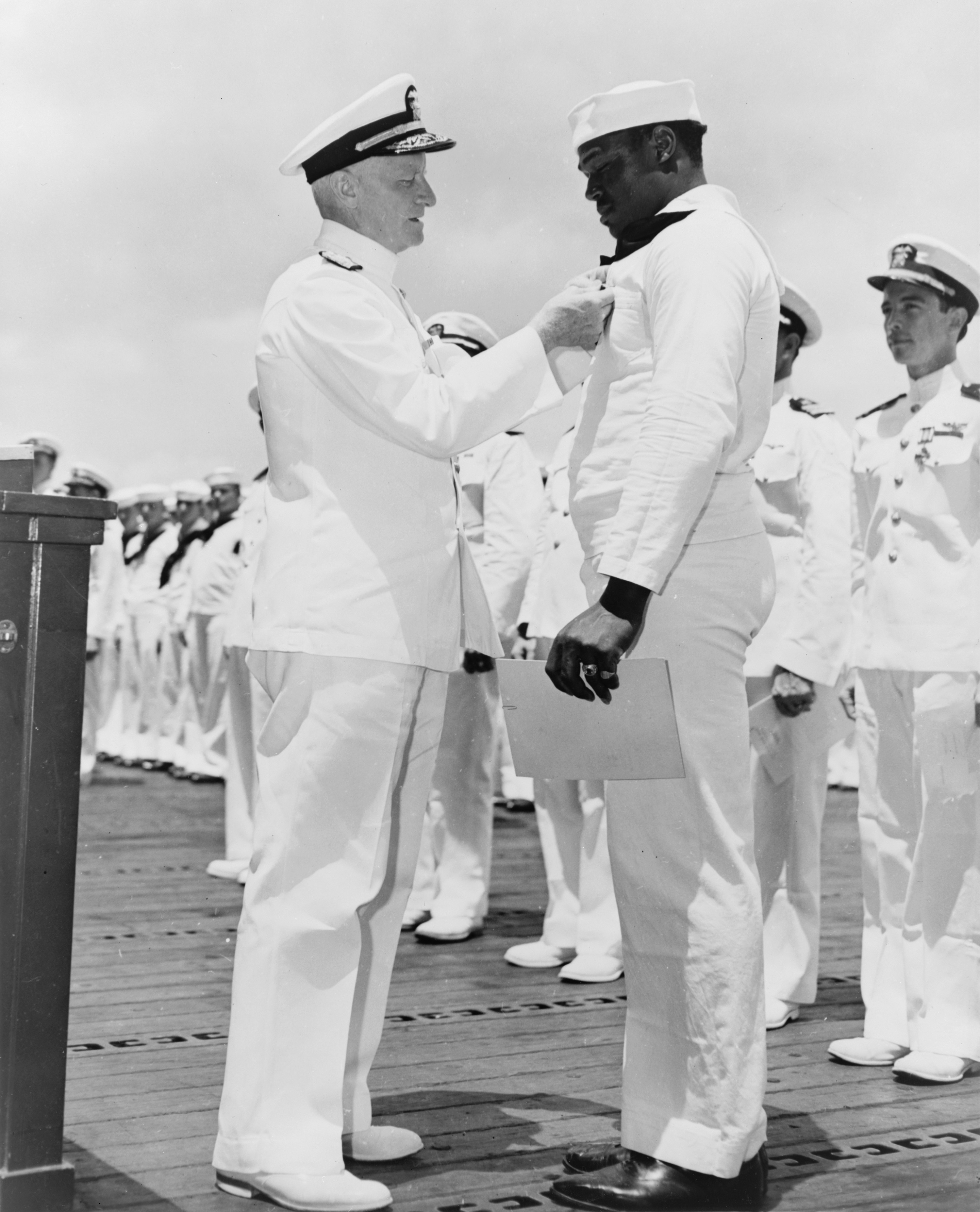 Doris Miller: Hero of Pearl Harbor & Navy Cross Pioneer