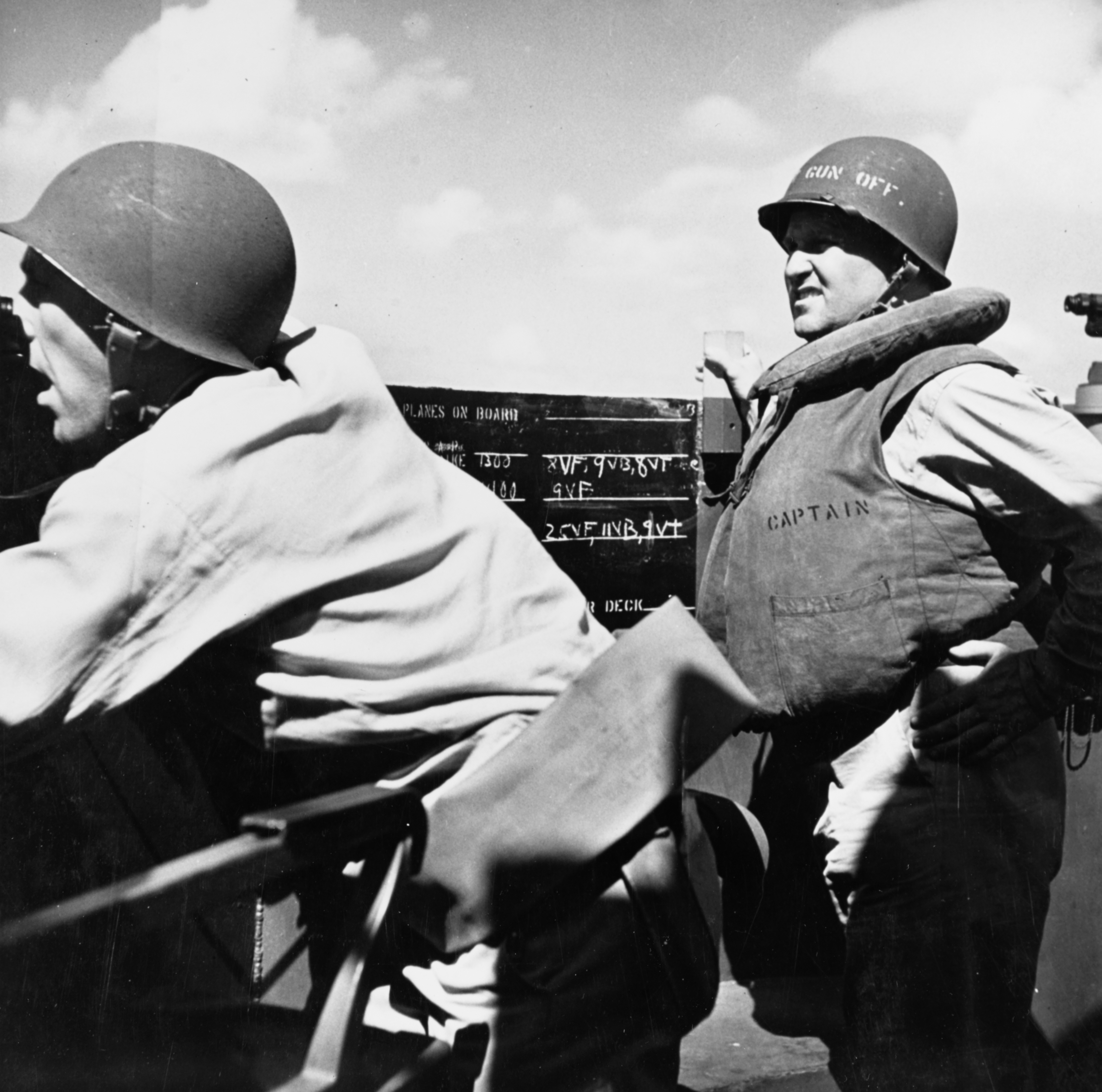 Captain Dixie Kiefer aboard USS Ticonderoga (CV-14) on 5 November 1944 (80-G-469523).jpg
