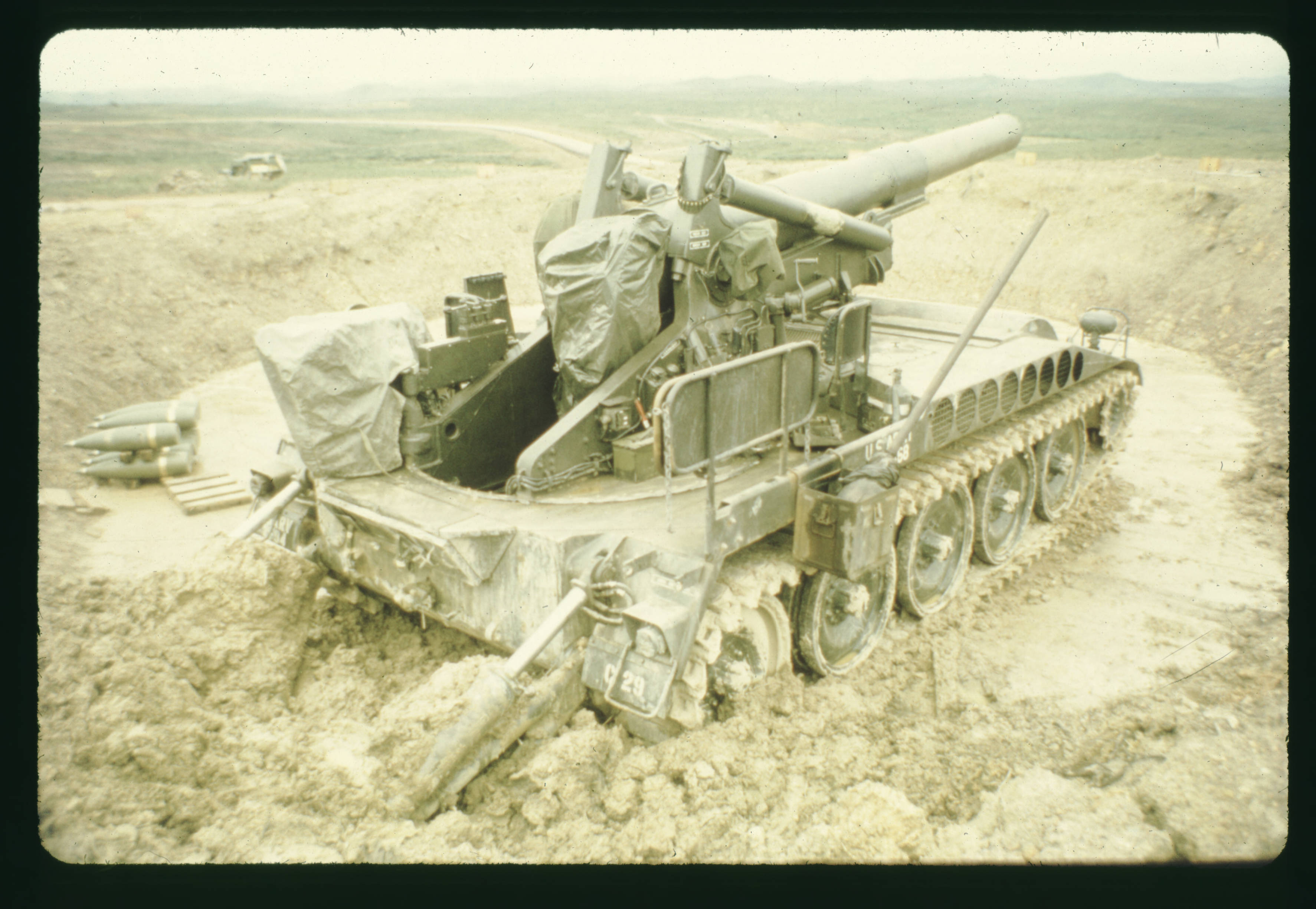 Artillery at Firebase Nancy, November 1968.png