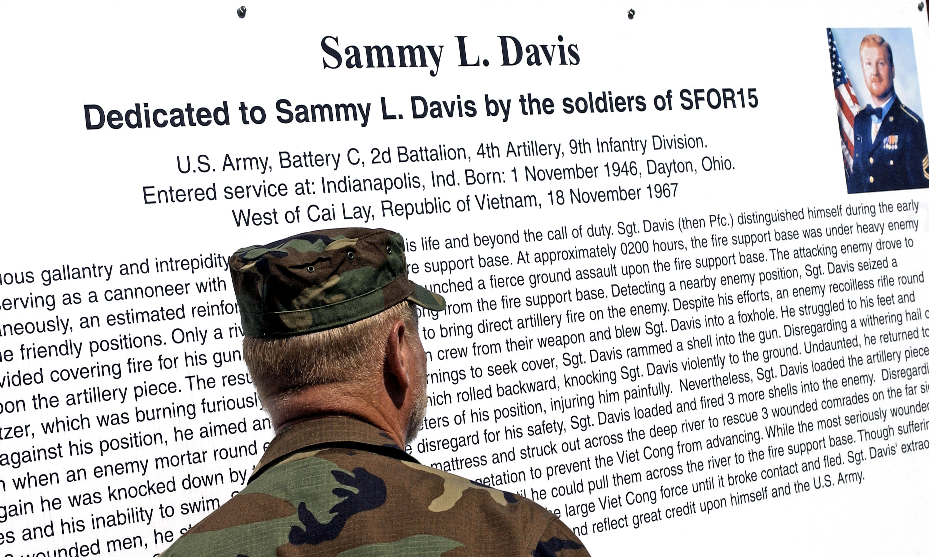 040830-F-1936B-072 (Aug. 30, 2004)Medal of Honor recipient US Army (USA) SGT. 1ST Class (retired) Sammy L. Davis looks a
