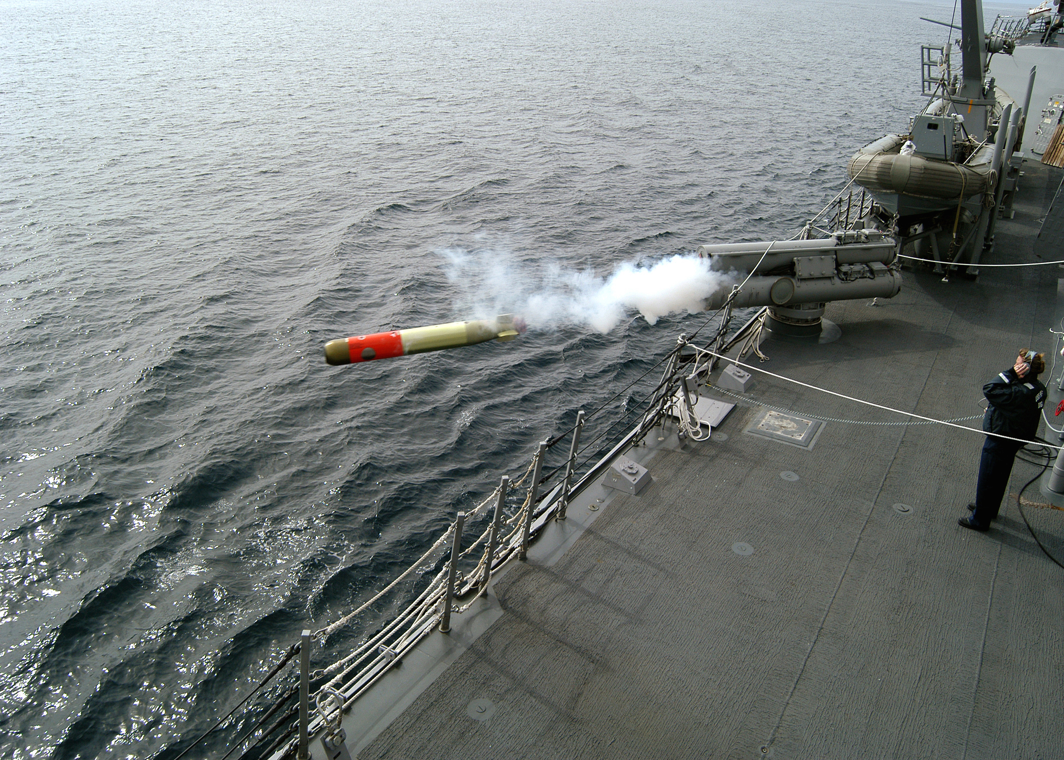 US Navy 030223-N-8029P-002 A MK-46 torpedo launch from USS Preble DDG 88.jpg